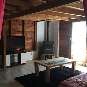 Chalet Au Pied Des Pyrénées. Hébergement de vacances Brassac (Ariege)