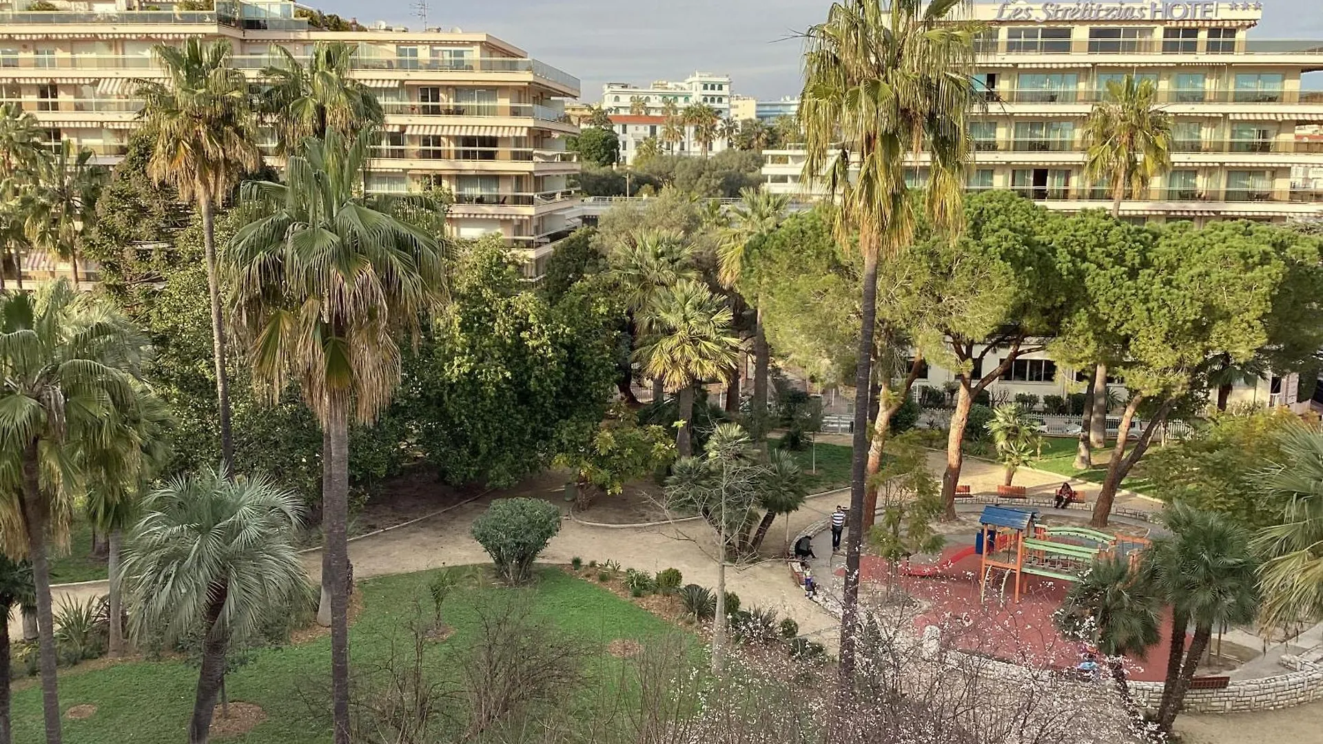 Appartement 2 Pieces Meubles A Juan Les Pins Antibes Apartment